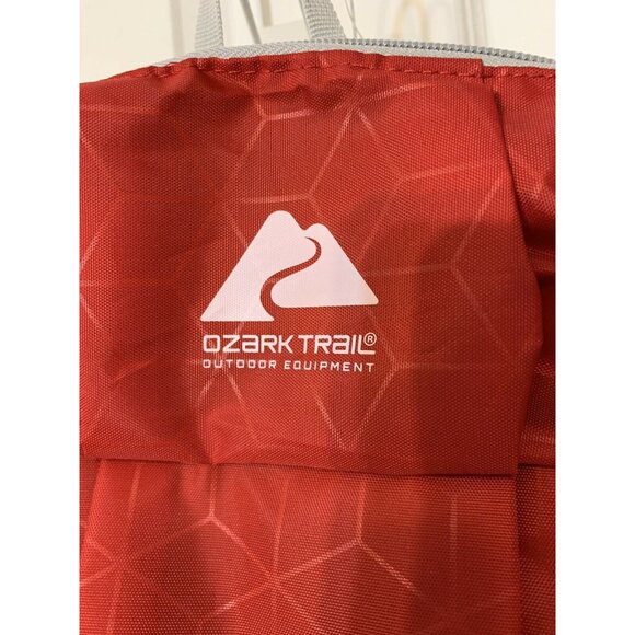 New Ozark Trail Hiking Lightweight Day Pack 10L Backpack Red NWT - Picture 2 of 9